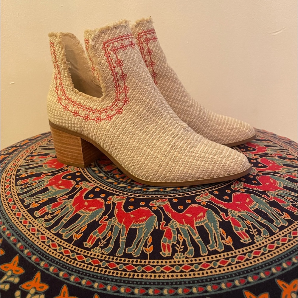 Band Of Gypsies help me boots size8